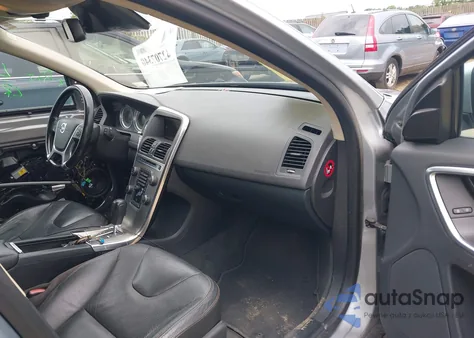 2012 Volvo Xc60 T6/T6 Platinum/T6 Premier Plus/T6 R-Design/T6 R-Design Platinum/T6 R-Design Premier Plus z USA, uszkodzony, nr VIN YV4902DZ2C2292882